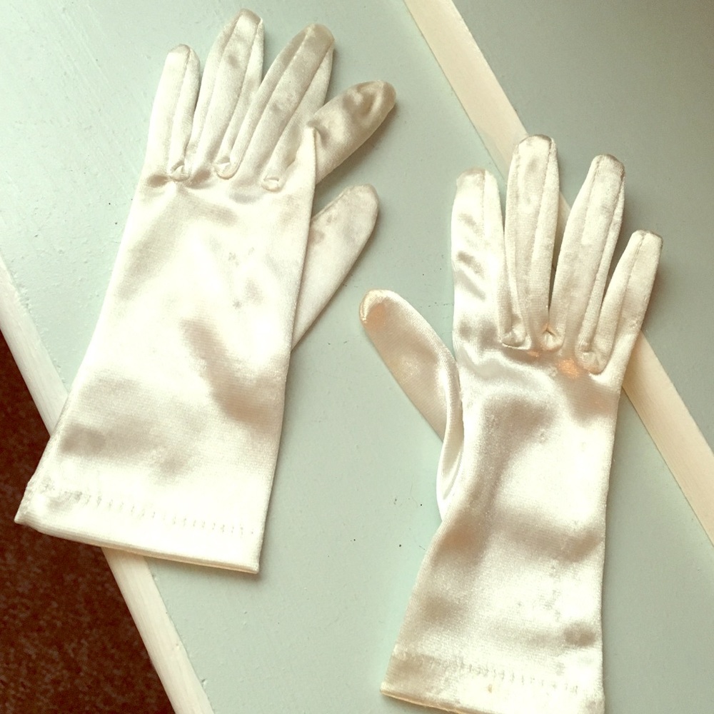 Girls White Gloves